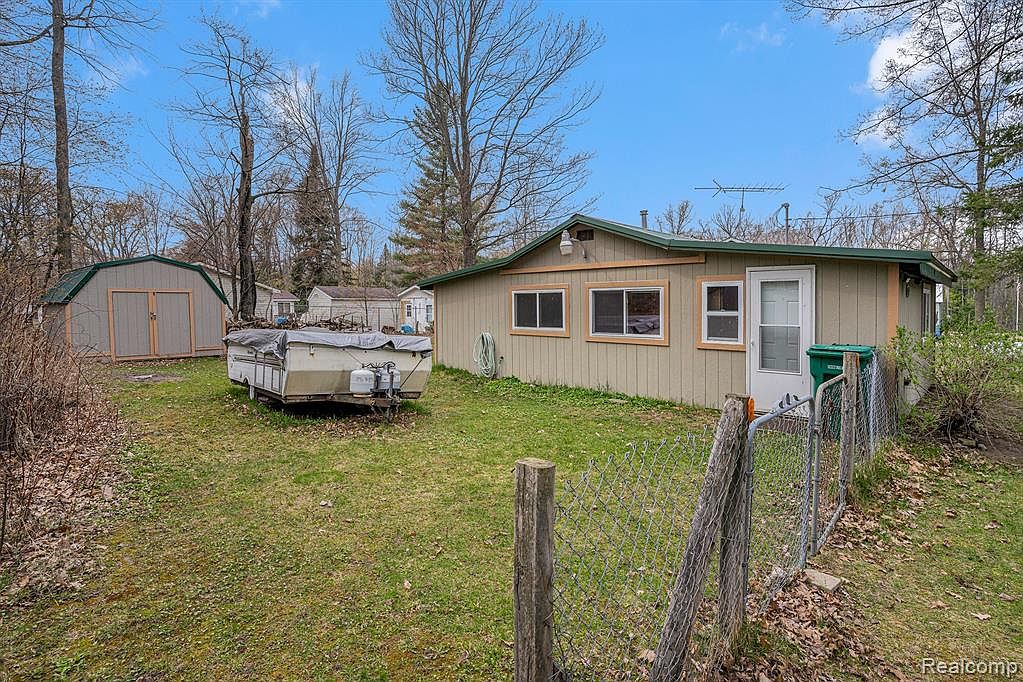 4935 Maplewood St, Harrison, MI 48625 Zillow