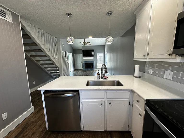 200 Parma Dr — Photo 9