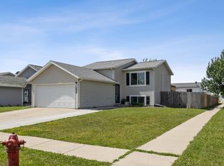1824 12th St E, West Fargo, ND 58078