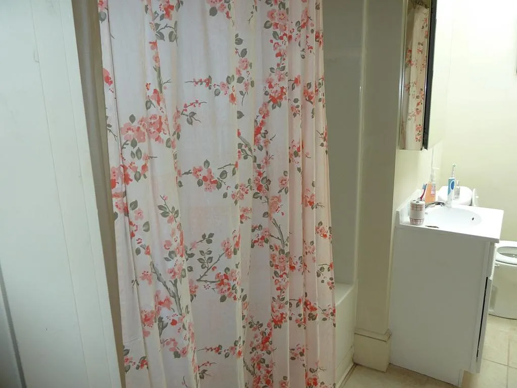 2 bed, $1,400 — Photo 2