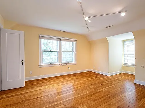524 S Highland Ave — Photo 26
