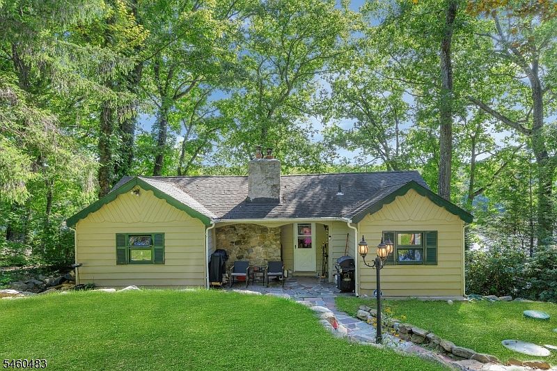 1st image of 49 Lake Shore Rd