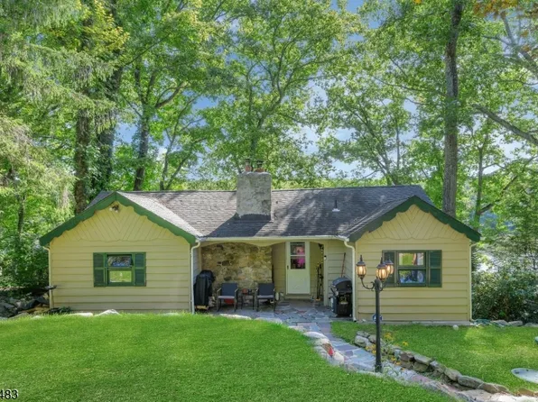 49 Lake Shore Rd, Hardyston Twp., NJ 07460