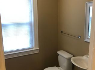 928 S 1st St, Springfield, IL 62704