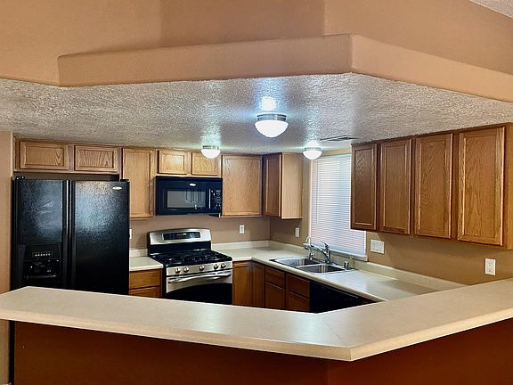 5th image of 8800 Eagle Feather Dr NE