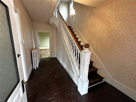 5th image of 49 E Campbell St