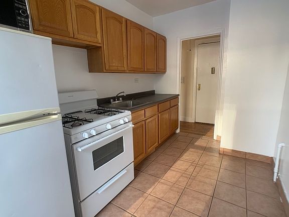 5th image of 303 W 154th St APT 5G