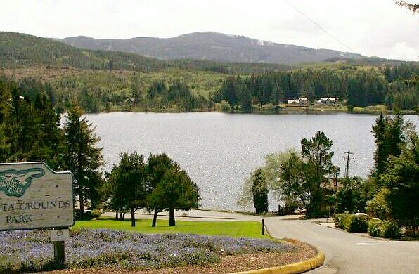 1st image of 905 NE Lake Dr