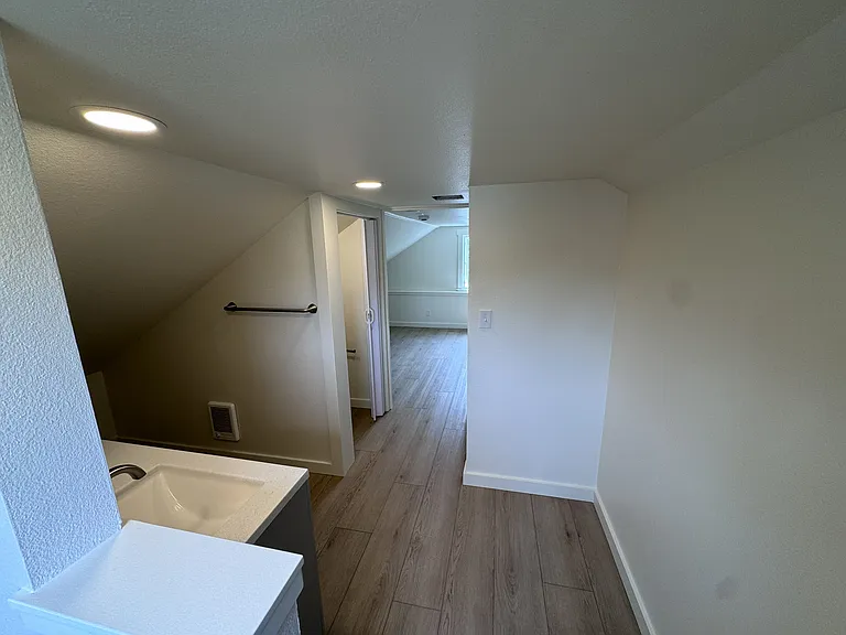 1008 Jenkins St — Photo 6