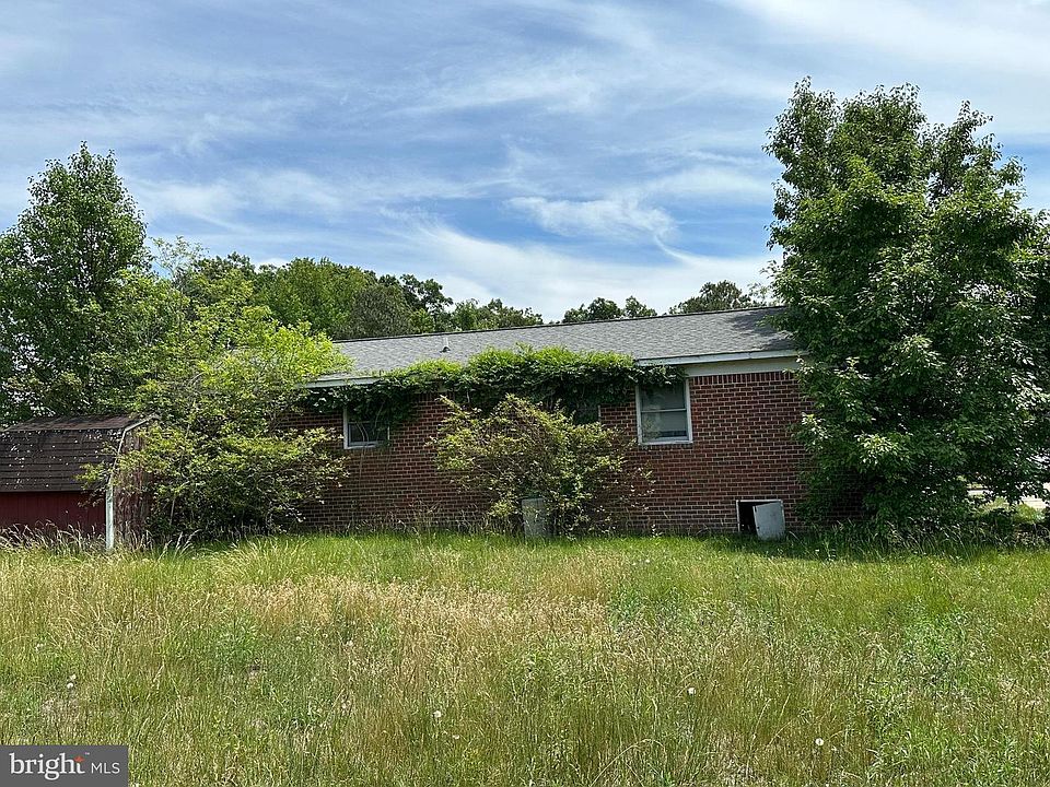 1st image of 45754 Oliver Ct