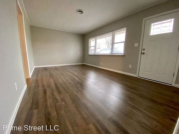 3rd image of 2619 Dunhill Pl