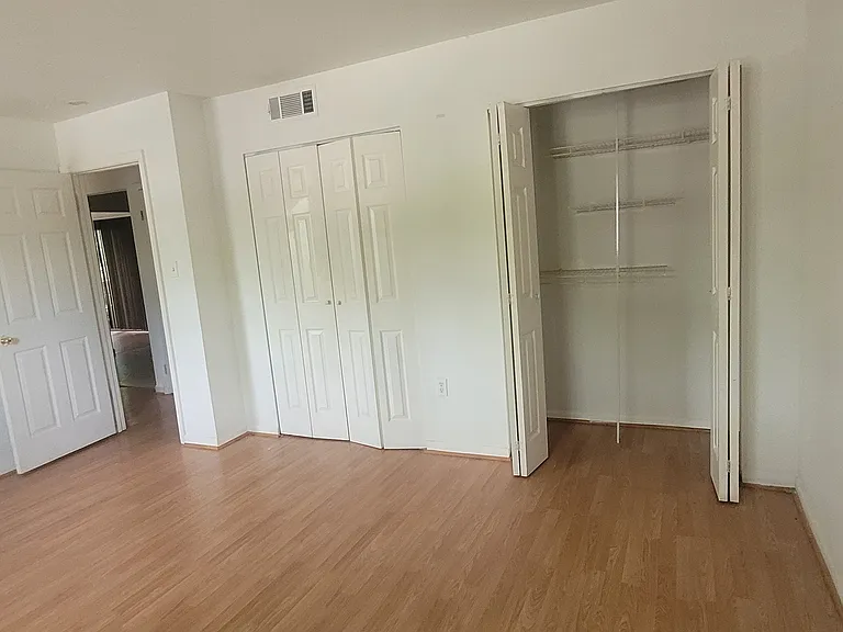 4419 Kentmore Dr — Photo 42
