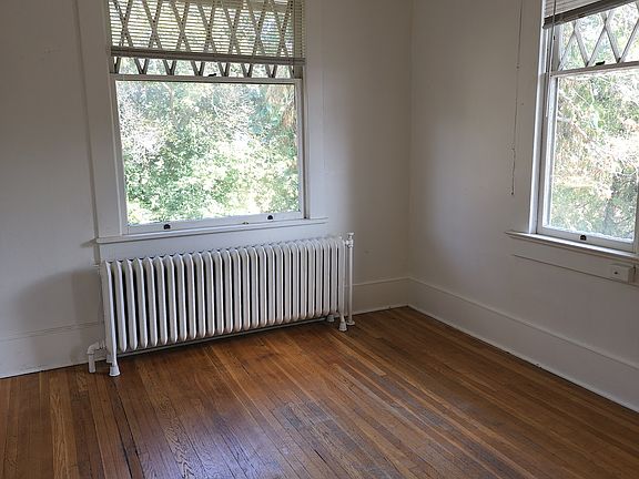 2nd image of 711 N Pine St APT 5