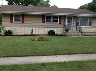 709 Redwood Dr, Aurora, IL 60506