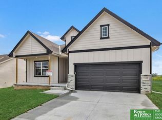 17612 Willit St, Bennington, NE 68007