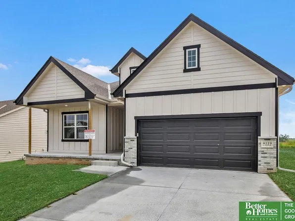 17612 Willit St, Bennington, NE 68007