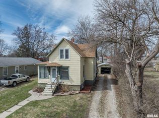 576 Monroe St, Galesburg, IL 61401