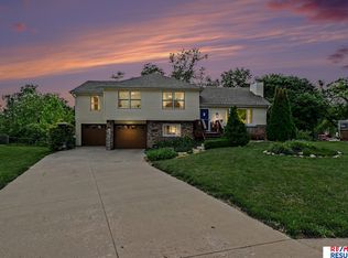 1005 Dogwood Cir, Bellevue, NE 68005
