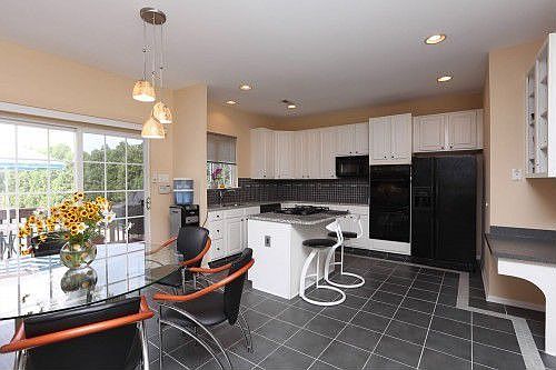 4th image of 206 Crittenden Dr