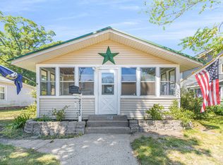2525 McCracken St, Muskegon, MI 49441