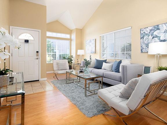 2nd image of 2868 Holmes Pl