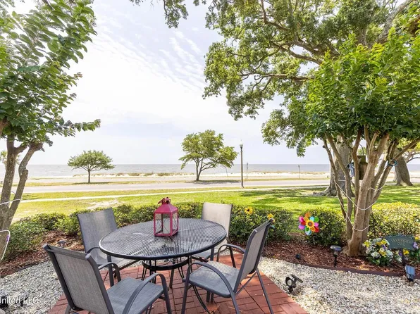 1 Beach Blvd #213, Biloxi, MS 39530