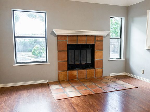 5th image of 2645 Lindell Ave