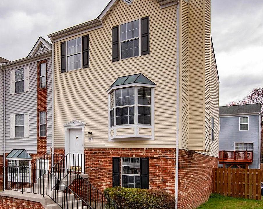 1st image of 300 Westminster Ln