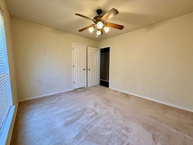 613 Oak Creek Dr — Photo 17