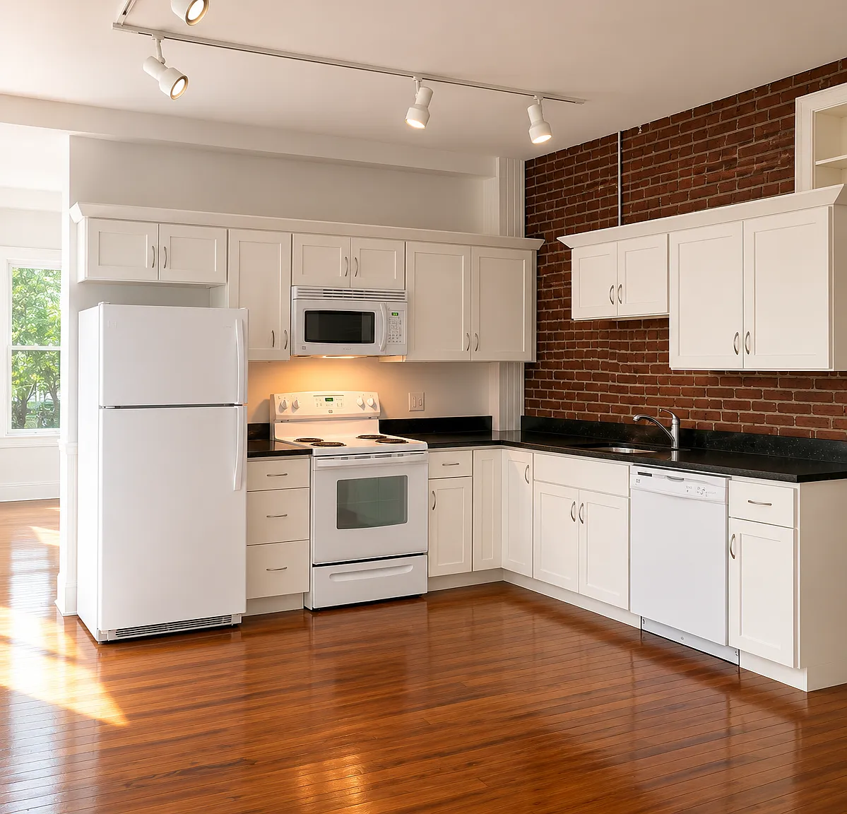 3 bed, 775 sqft, $2,950 — Photo 1