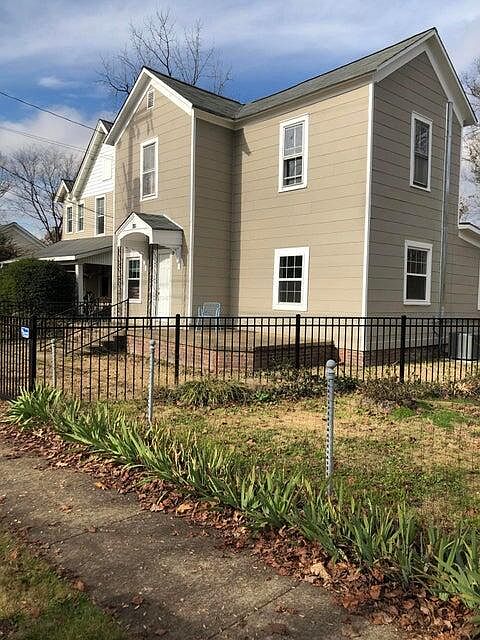 1st image of 409 Colville St
