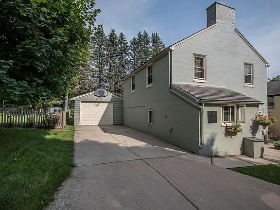 Side drive and garage