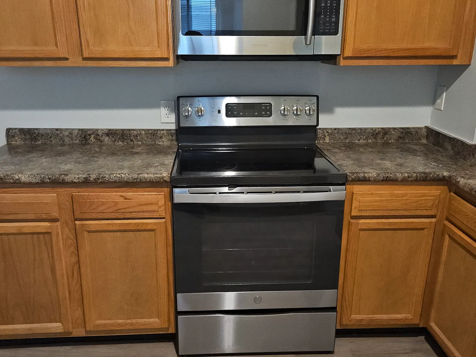 3 bed, 1550 sqft, $1,800 — Photo 2