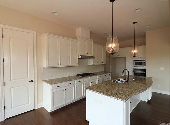 5th image of 1008 Tailwood Dr