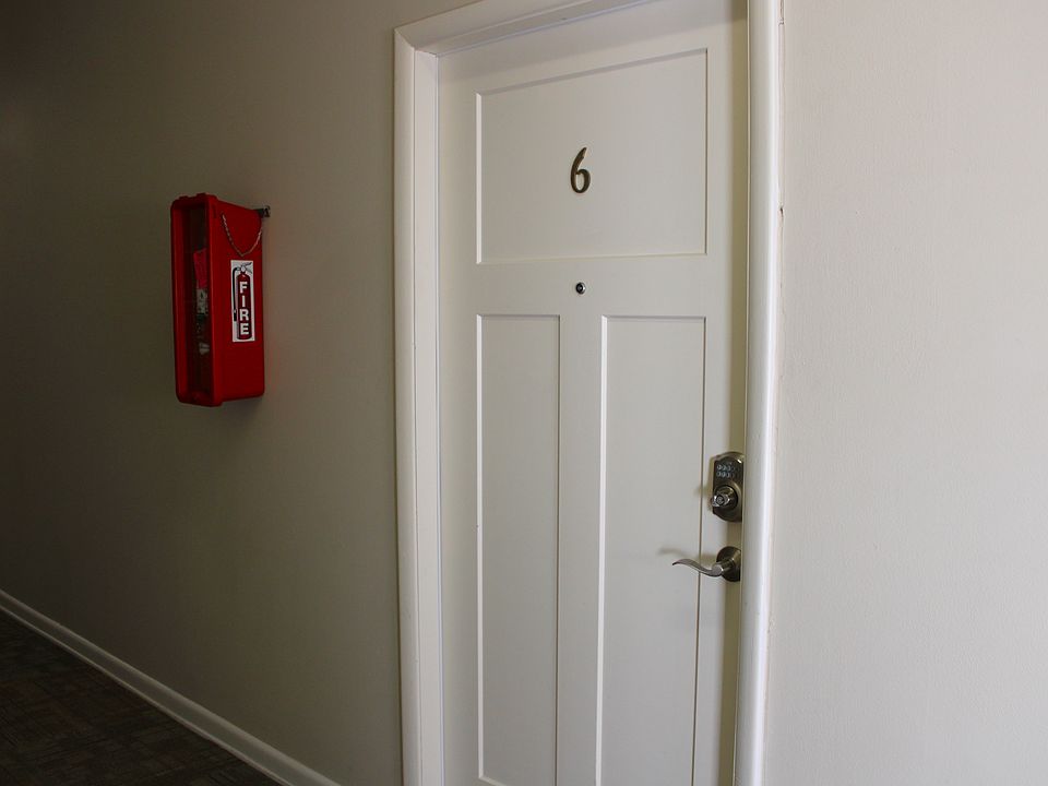 1st image of 34 1/2 N Wenatchee Ave #6