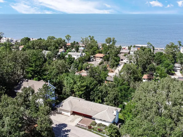 12 Skyline Dr, Portage, IN 46368