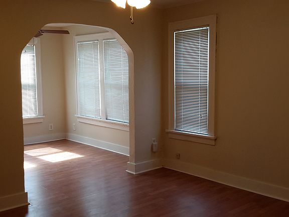 Dining room and breakfast area