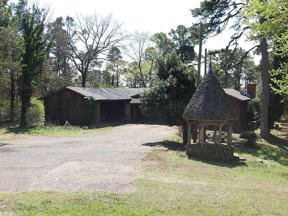 1st image of 372 Jackson Ln