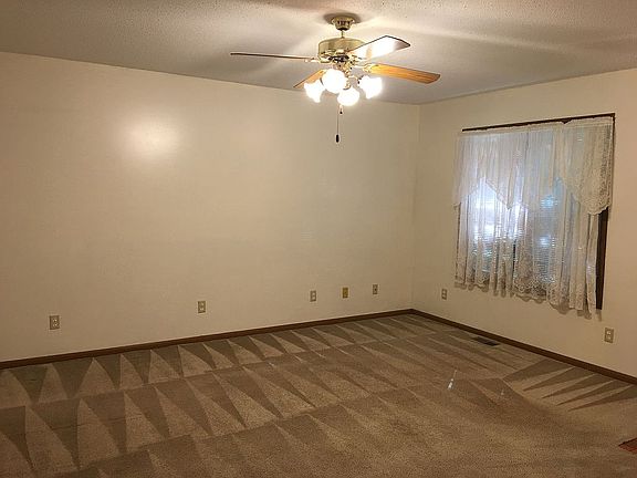 4th image of 2950 W 4th Ave