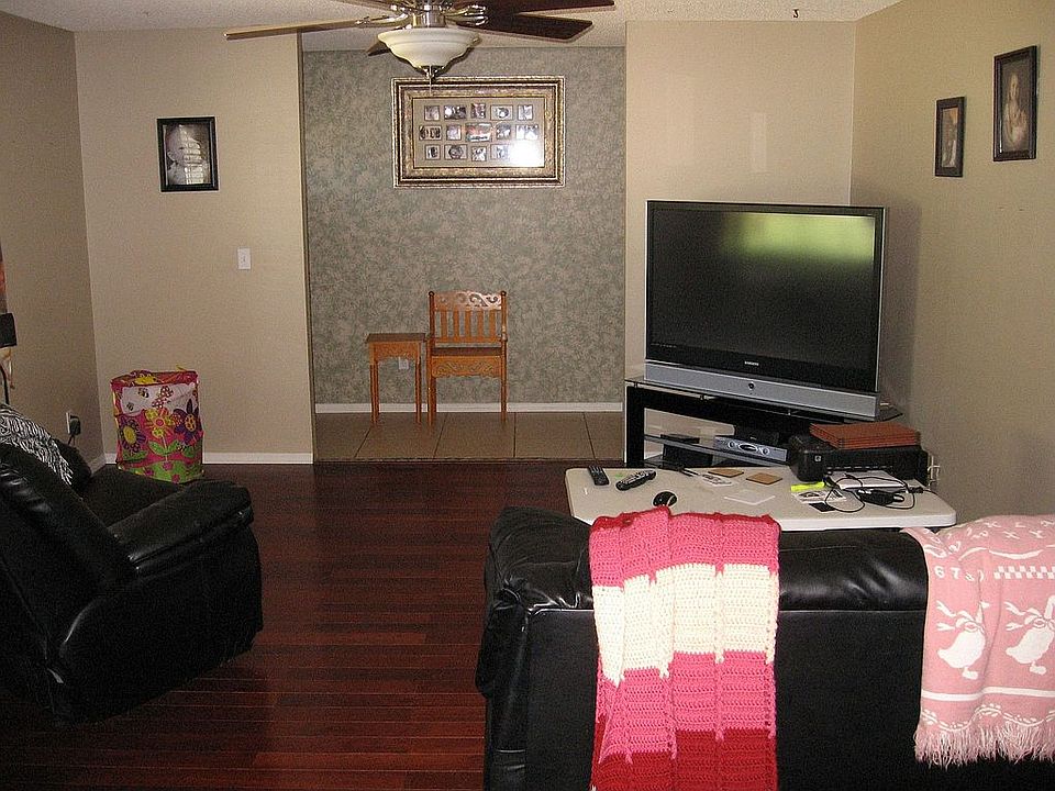 1st image of 401 Alachua Dr
