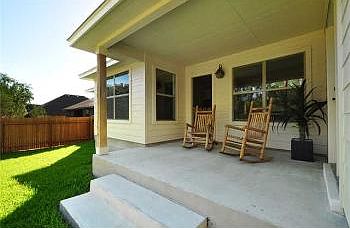 5th image of 627 Algerita Dr