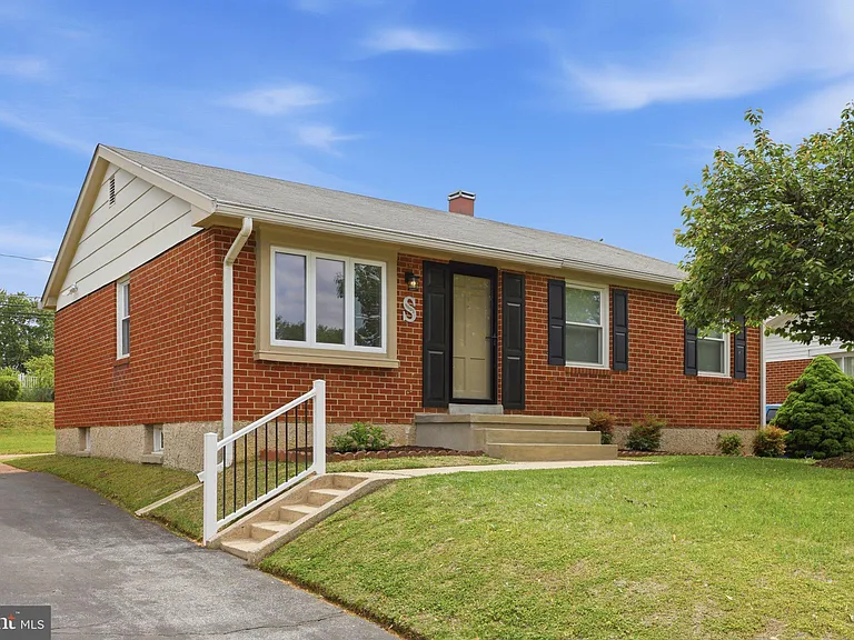 9005 Perring Park Rd — Photo 1
