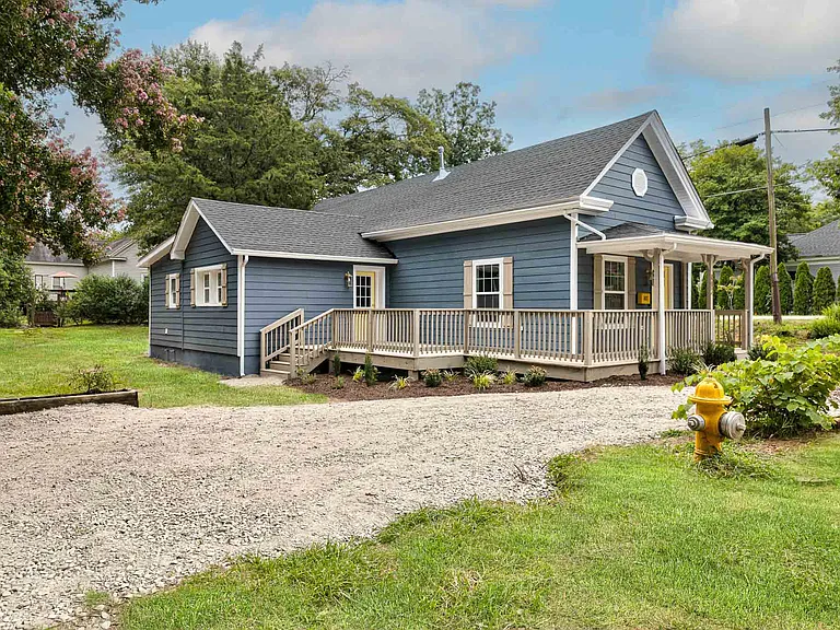 802 Mill St — Photo 2