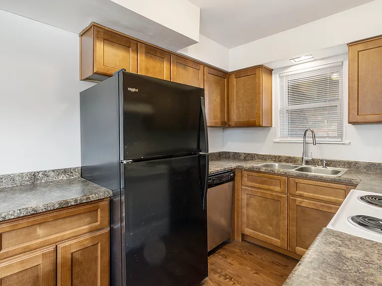 936 E Walnut St #1 — Photo 18
