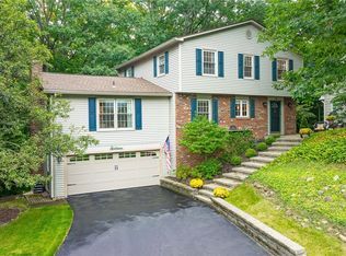 16 Alleyns Rise, Fairport, NY 14450