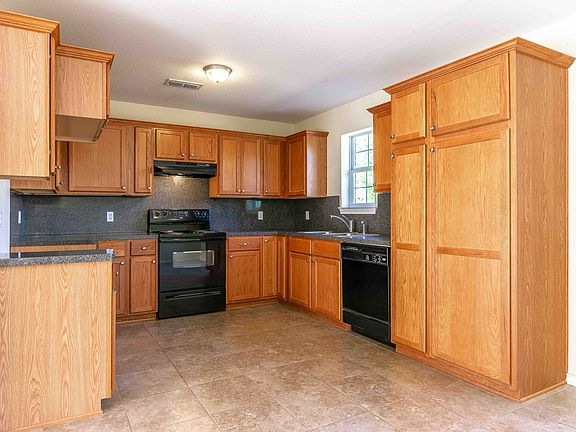 5th image of 5181 Elaine Dr