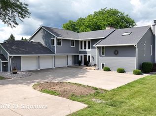 7492 River Rd, Flushing, MI 48433