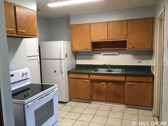 3rd image of 1303 NE 14th St
