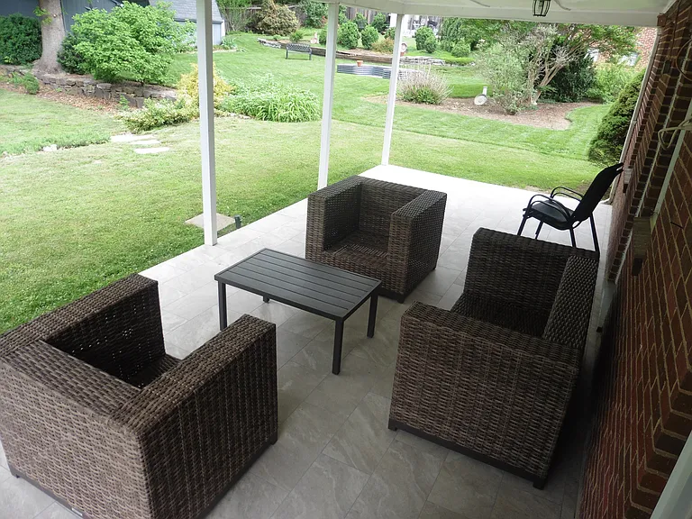 319 Crompton Rd — Photo 26