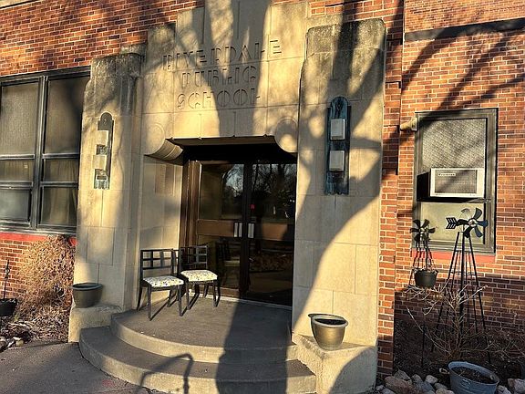 2nd image of 123 1st Ave